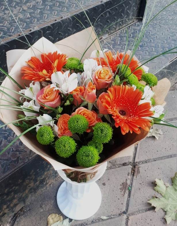 Букет цветов из: Герберы, Хризантемы, Альстромерии и Розы в Нижнее Маслово