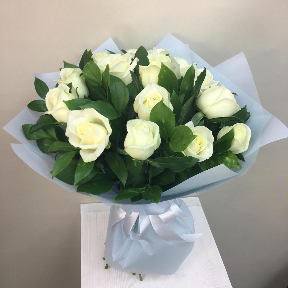 Букет 15 Белых роз Проуд в Нижнее Маслово