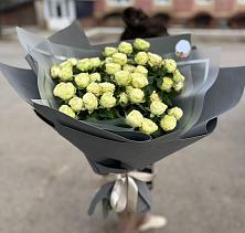 Букет Белые кустовые розы Солинеро в Нижнее Маслово