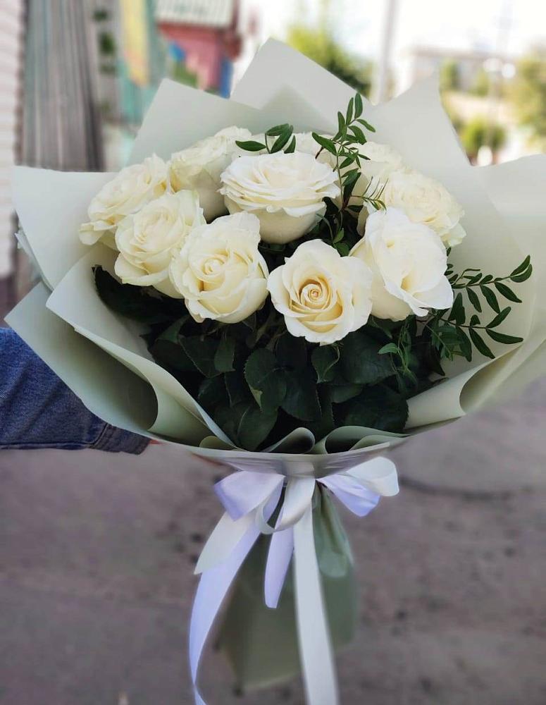 Букет Белые розы Проуд в Нижнее Маслово