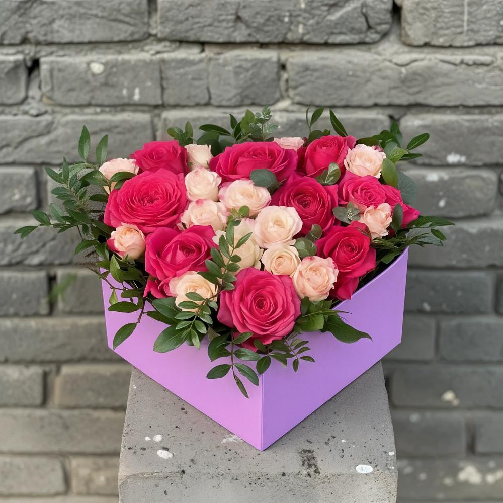 Цветочная композиция из Розы в коробке в Нижнее Маслово