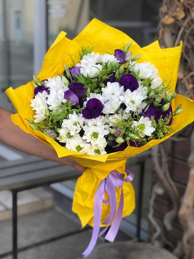 Букет цветов из: Ирисы, Хризантемы и Ромашки в Нижнее Маслово