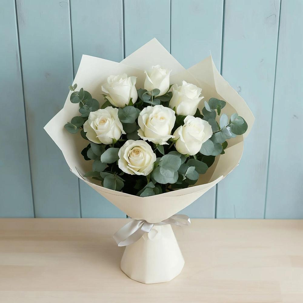 Букет Белые розы в Эвкалипте в Нижнее Маслово