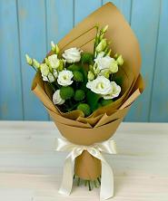 Букет цветов из:  Хризантемы и Лизиантусы в Нижнее Маслово