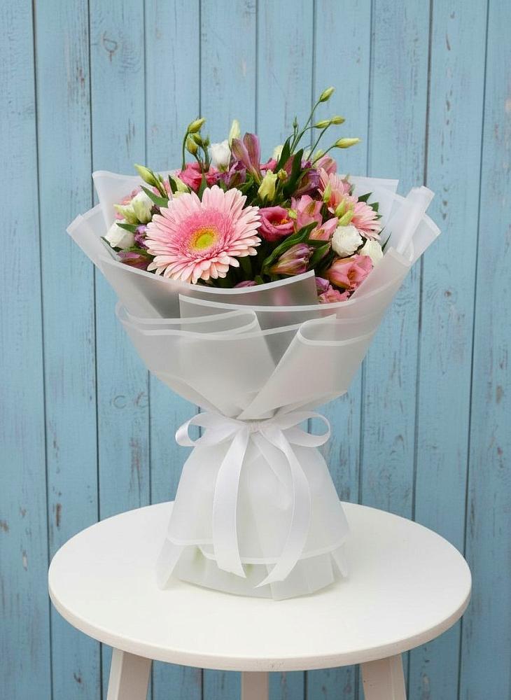 Букет цветов из: Герберы, Альстромерии и Лизиантусы в Нижнее Маслово