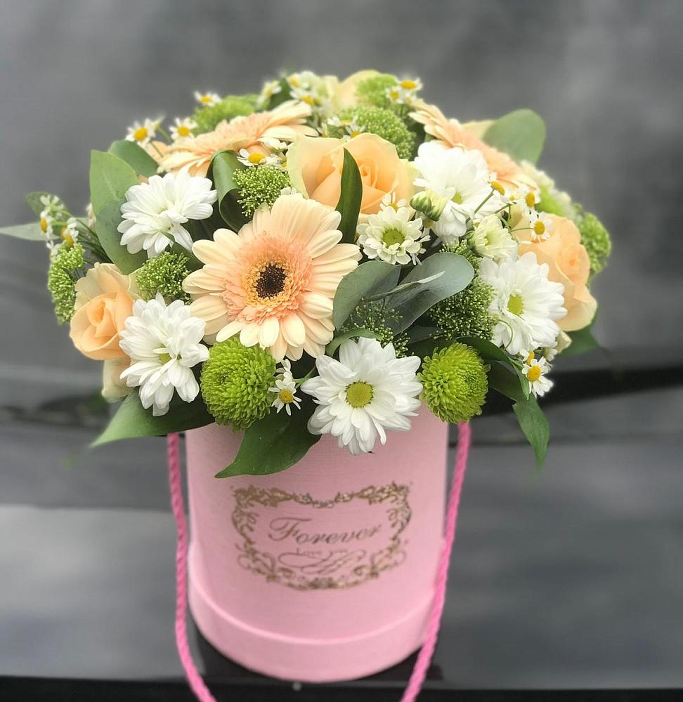 Цветочная композиция из Розы, Герберы и Хризантемы в шляпной коробке в Нижнее Маслово